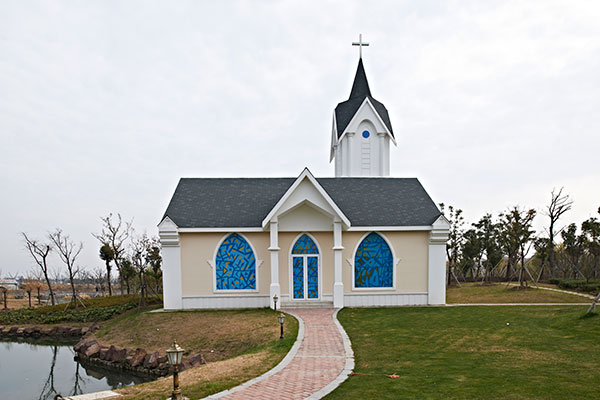 木结构建筑的优点-临湖天主教堂2